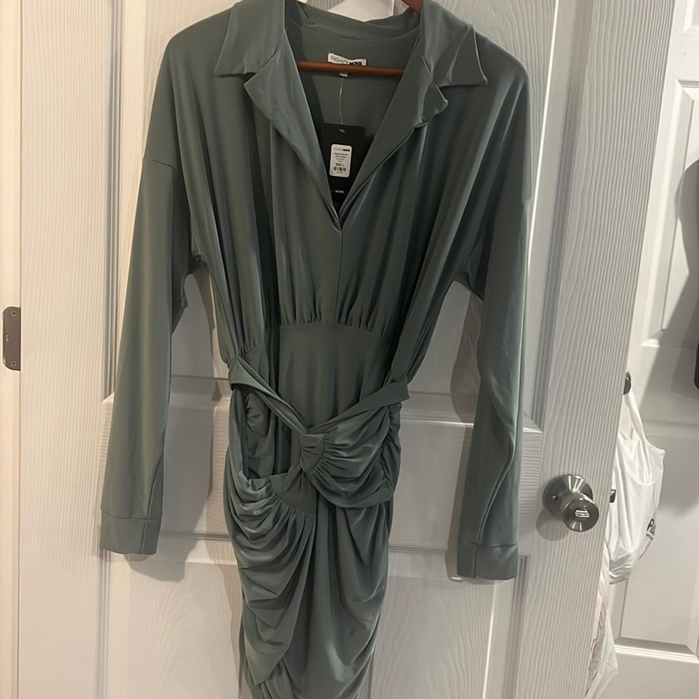 Woman’s Fashion Nova long sleeve dress